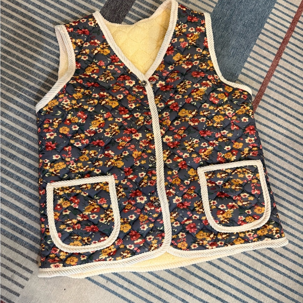 Kimjang Vest - Floral Quilted Vest - Grey Multicolor